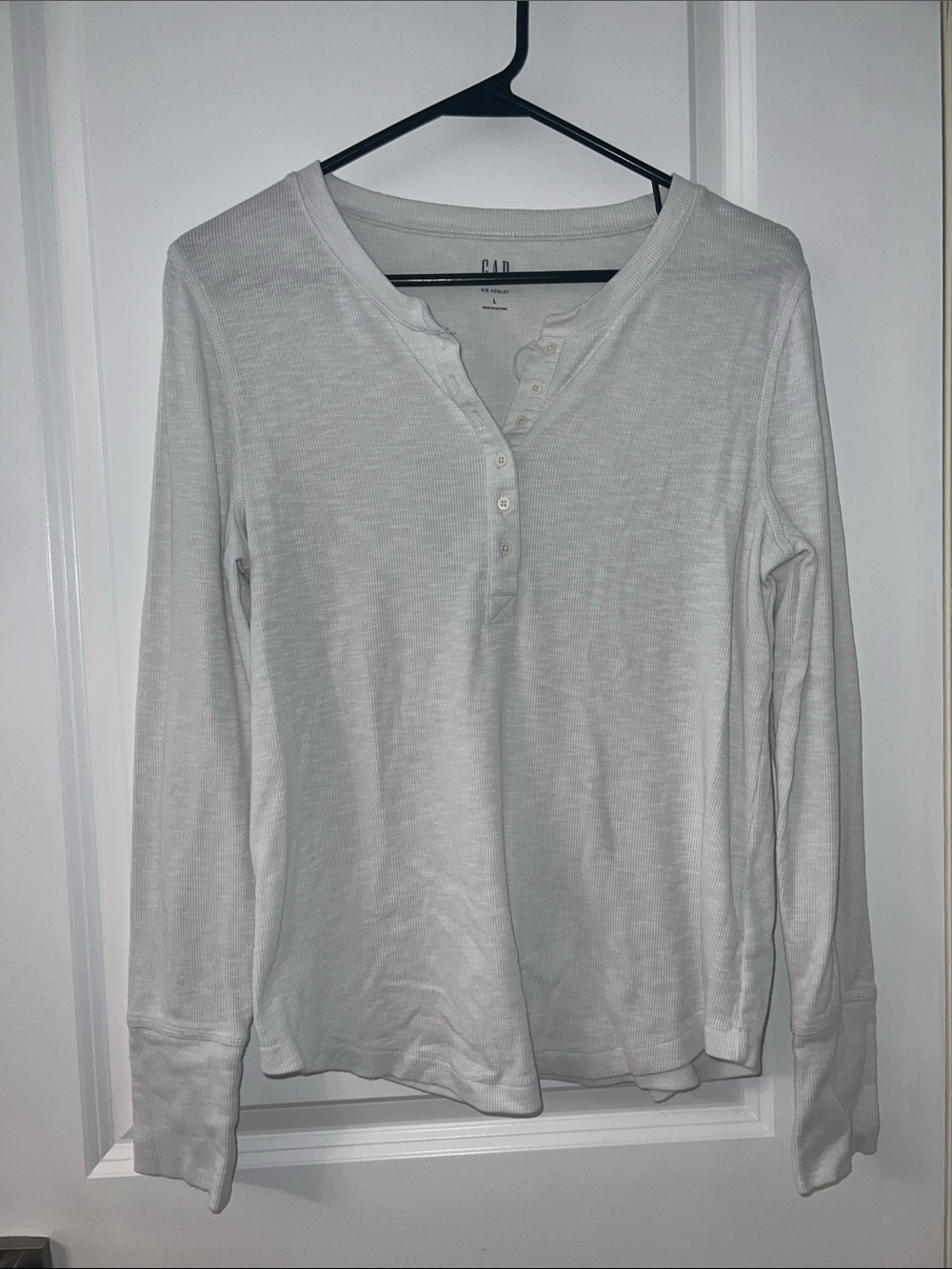 GAP RIB HENLEY: Size Large